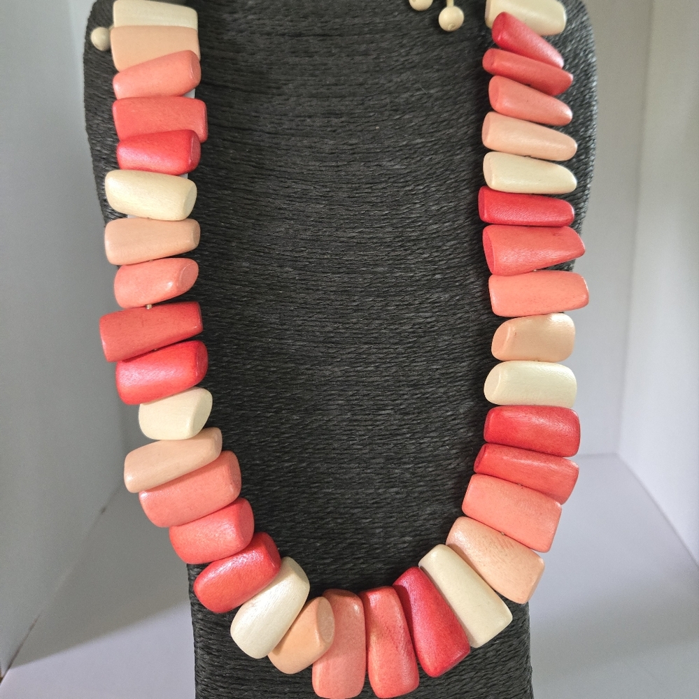 Fun Funky Wood Carved Chunky Necklace NWT